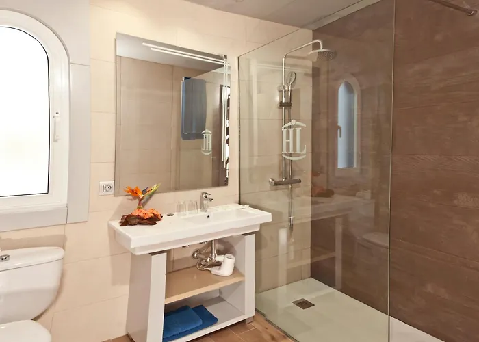 Hl Paradise Island 4*